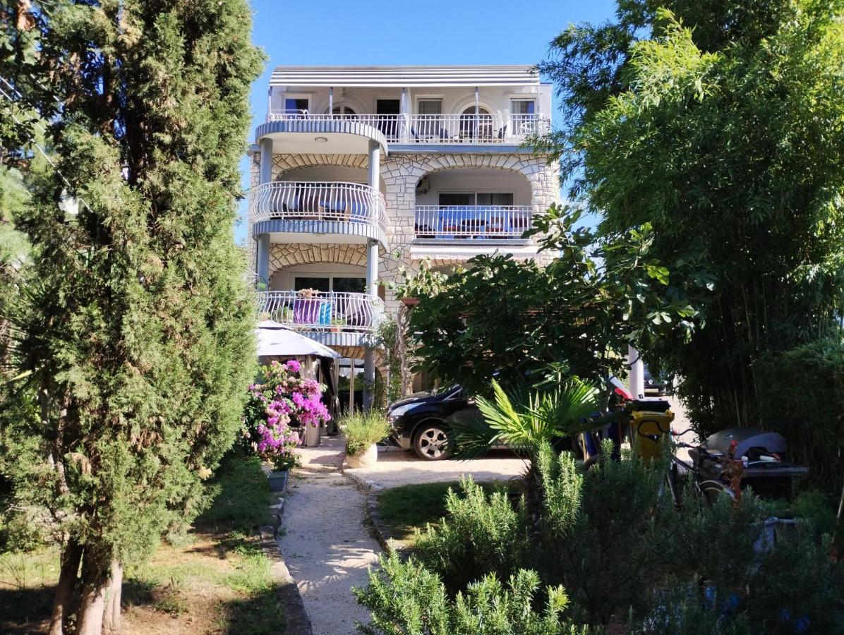Apartments Ana - Ровин Екстериор снимка