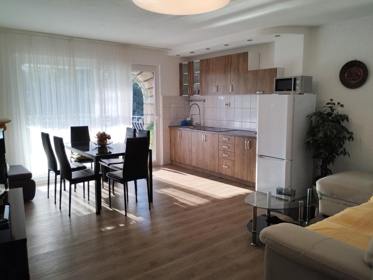 Apartments Ana - Ровин Екстериор снимка