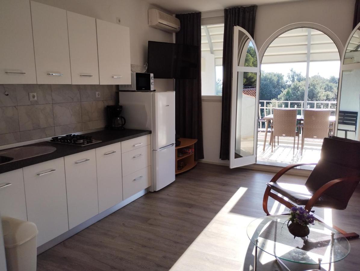 Apartments Ana - Ровин Екстериор снимка