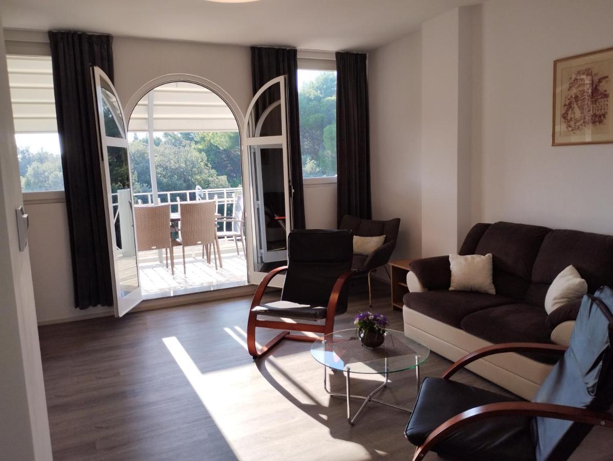 Apartments Ana - Ровин Екстериор снимка