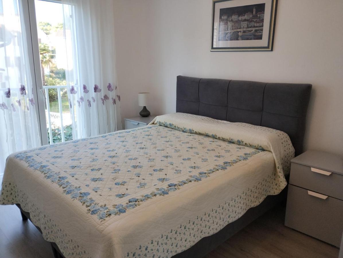 Apartments Ana - Ровин Екстериор снимка