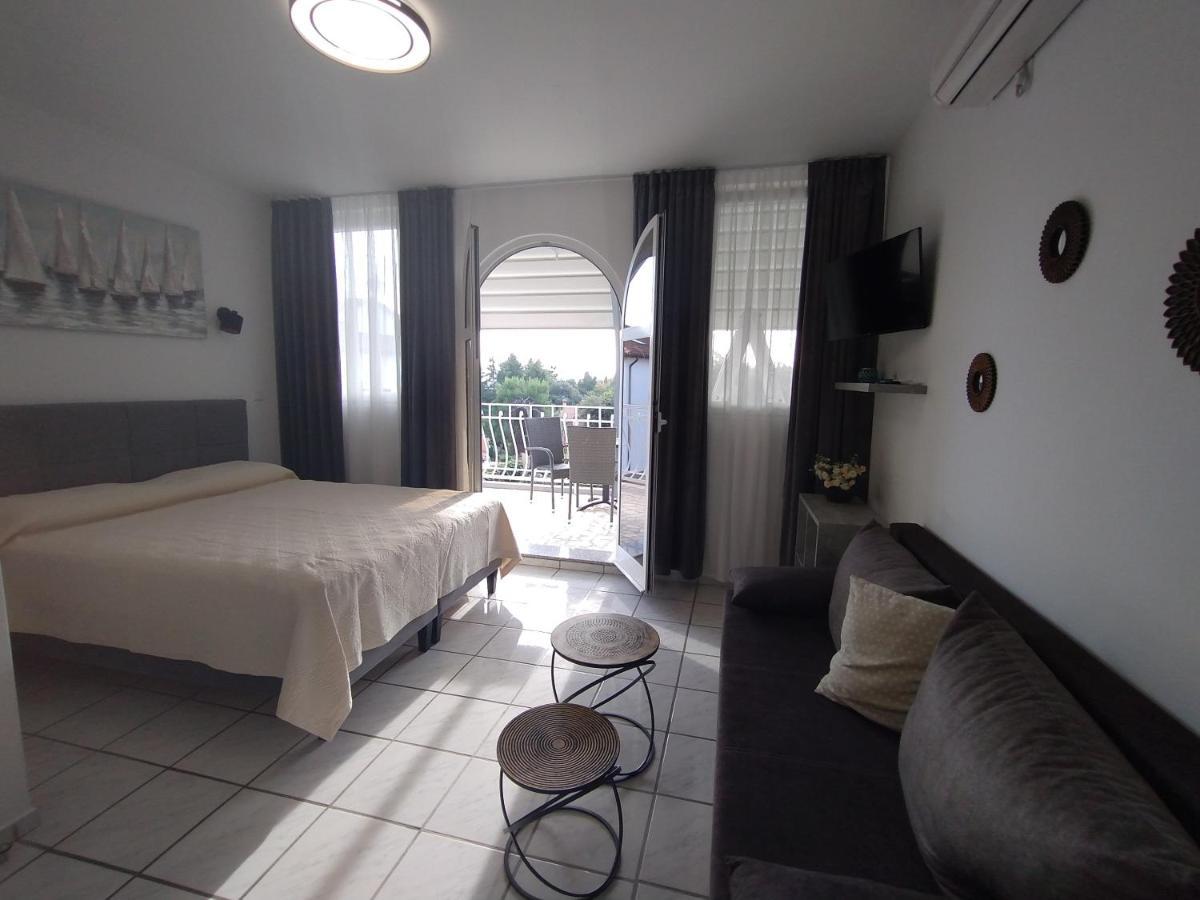 Apartments Ana - Ровин Екстериор снимка