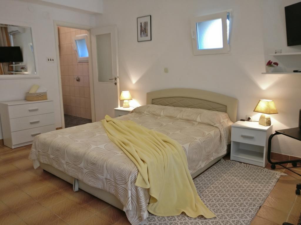 Apartments Ana - Ровин Екстериор снимка