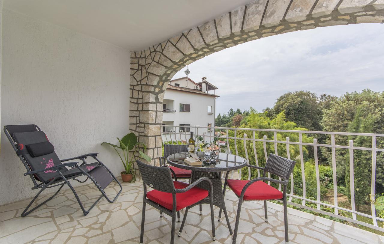 Apartments Ana - Ровин Екстериор снимка