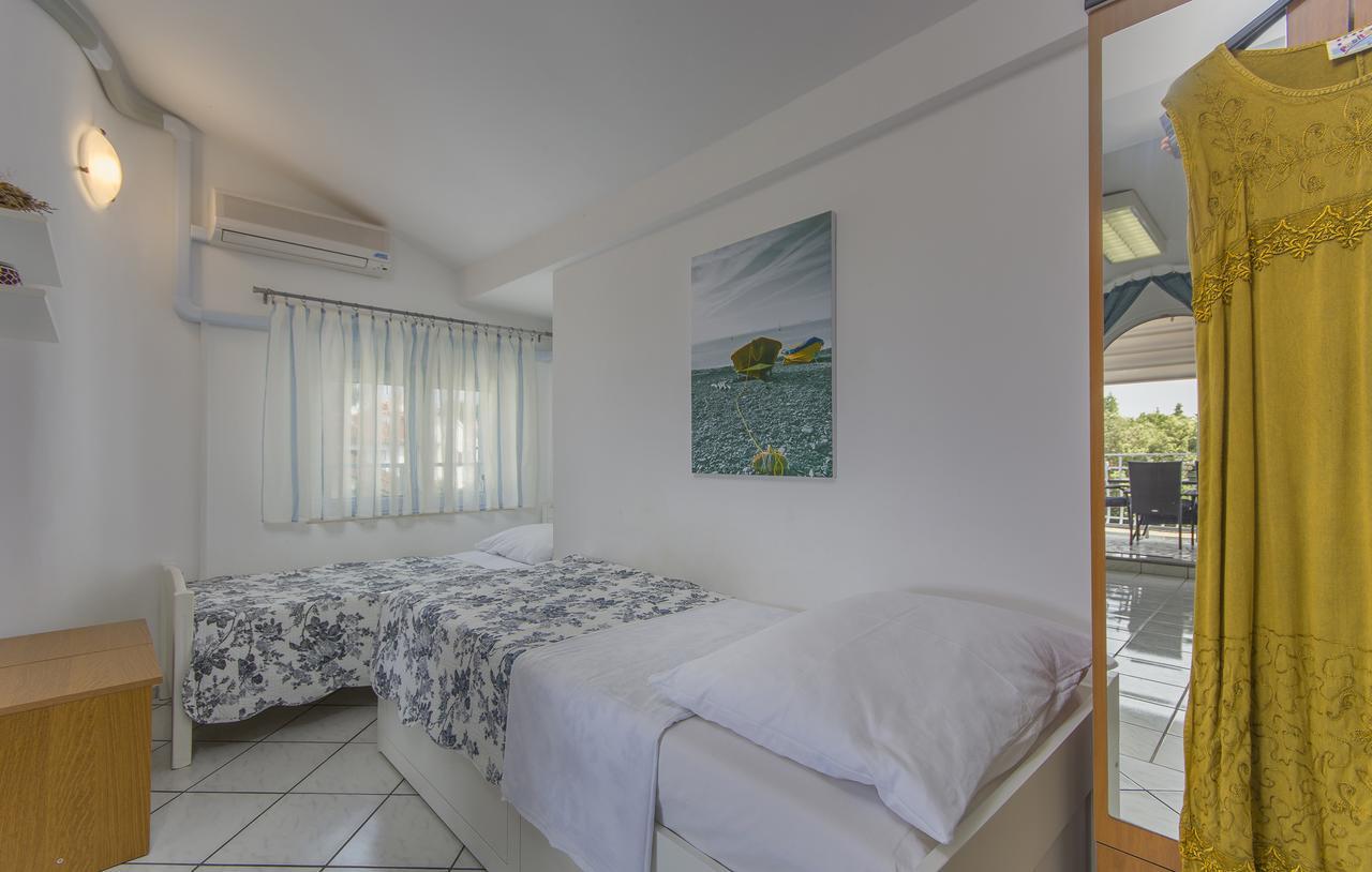 Apartments Ana - Ровин Екстериор снимка