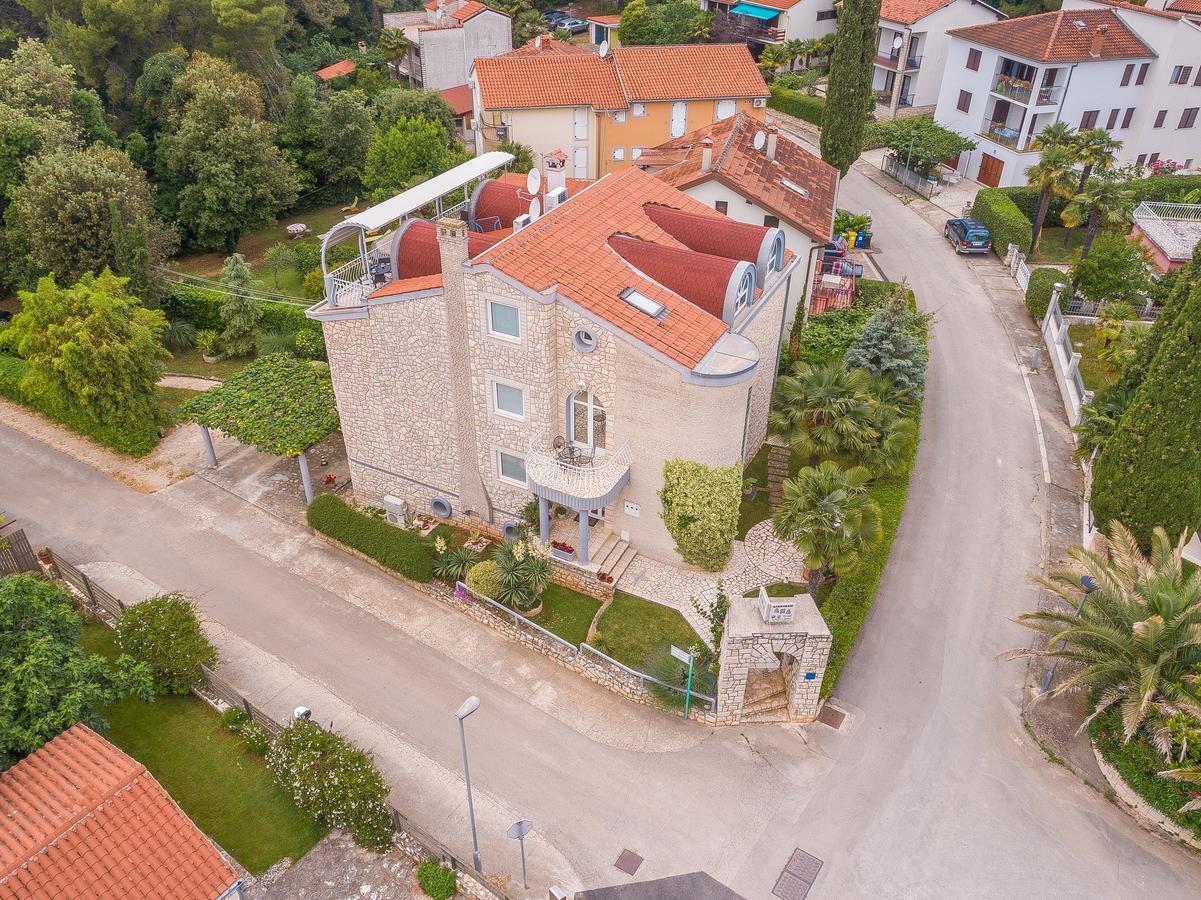 Apartments Ana - Ровин Екстериор снимка
