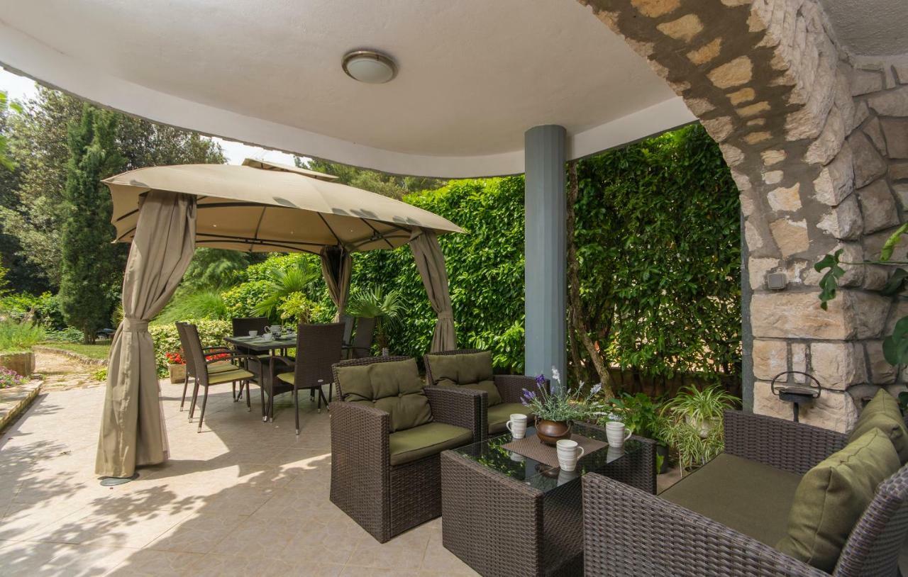 Apartments Ana - Ровин Екстериор снимка